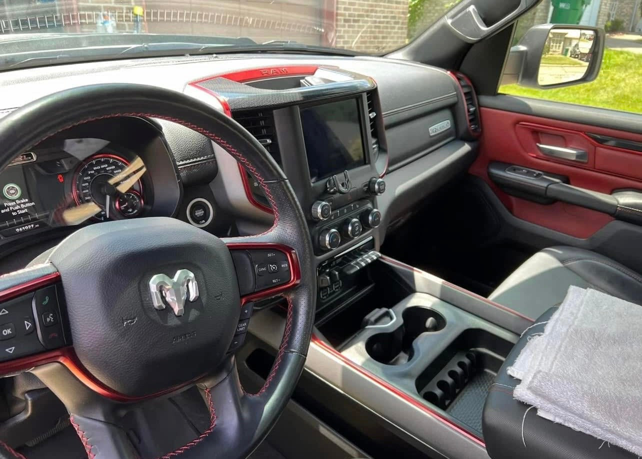 Executive Black Badge (Full-size Class)